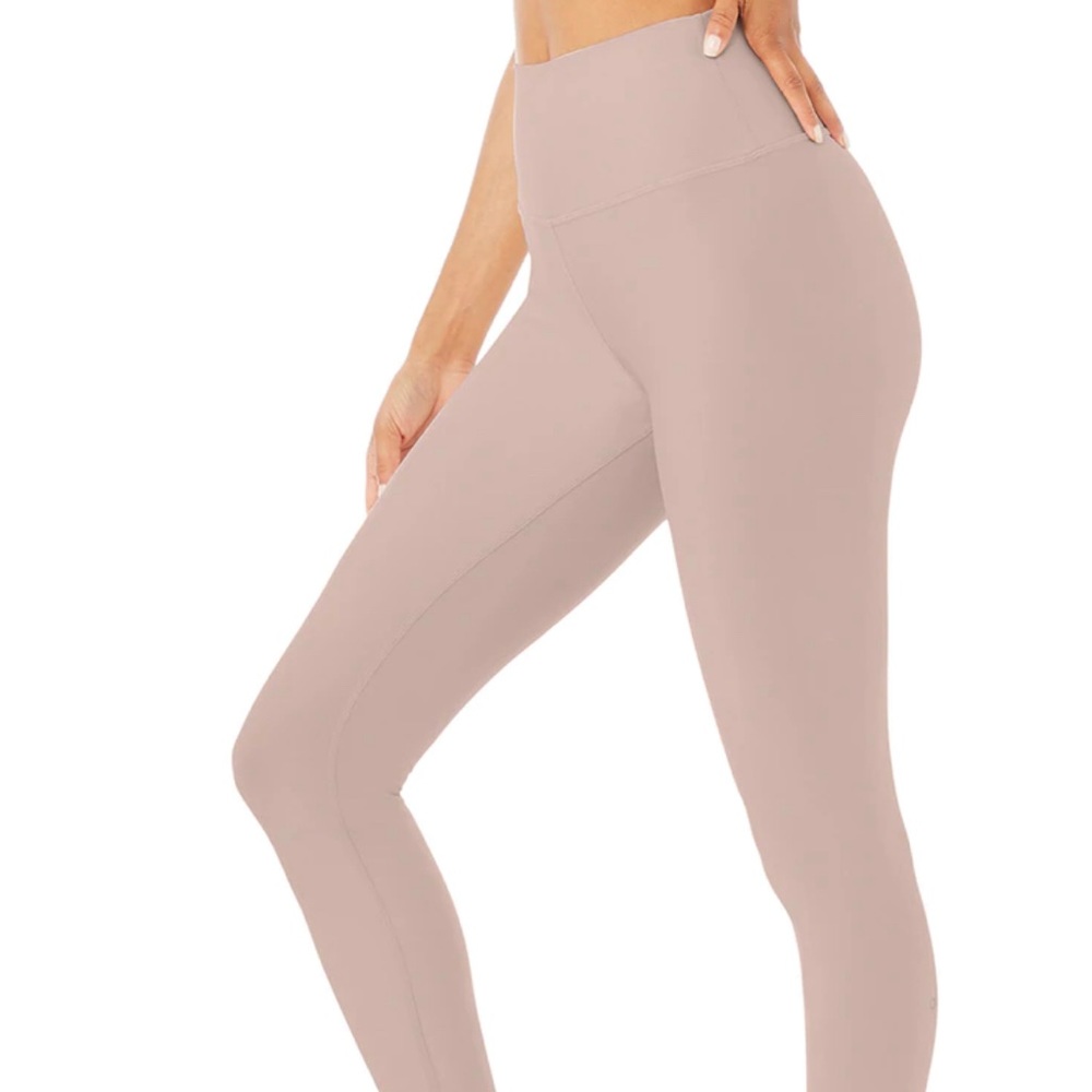 Alo Airlift legging in a dusty rose shade